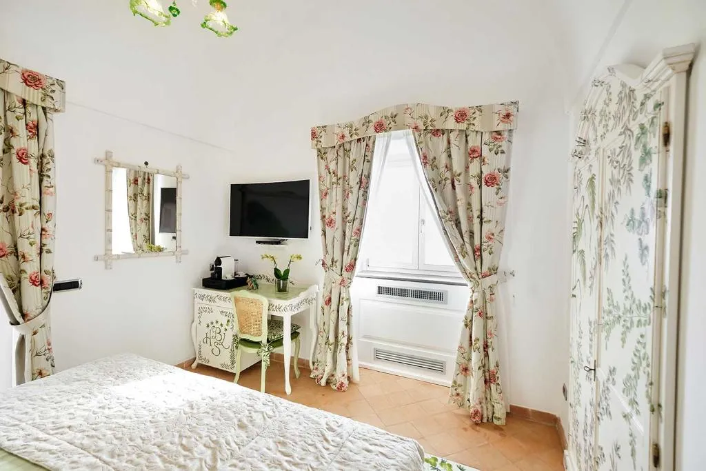 SUITE ONE BED Room, Botanico San Lazzaro, Naples