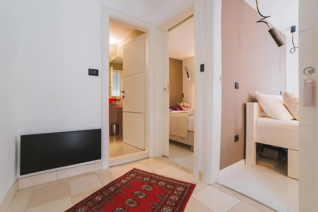 Room, House Karkovich, Split