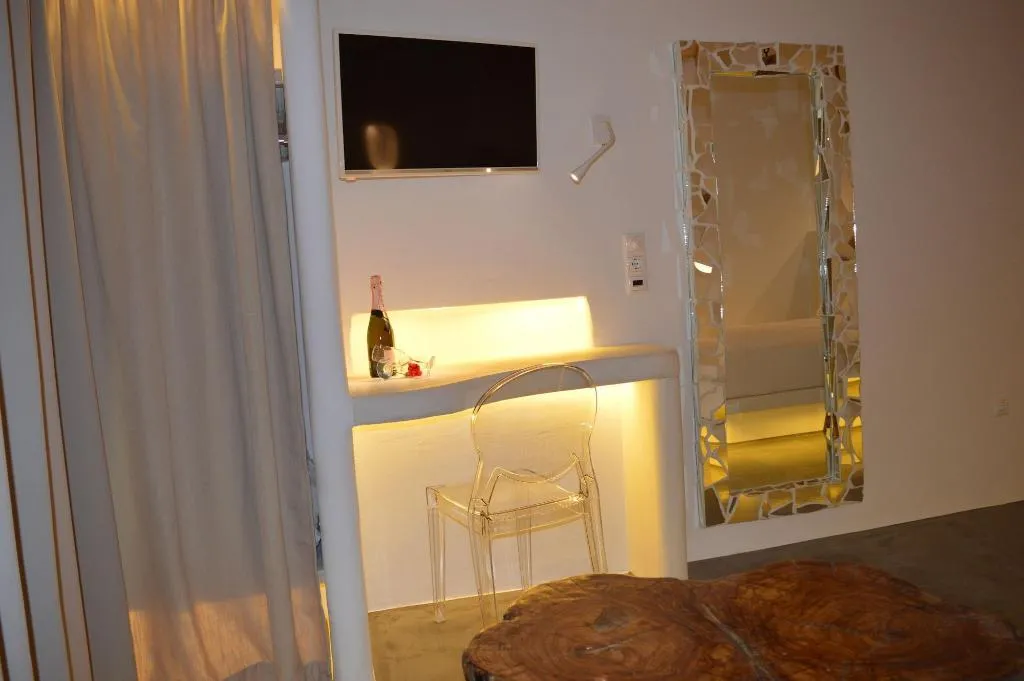Room, Flaskos Suites, Mykonos