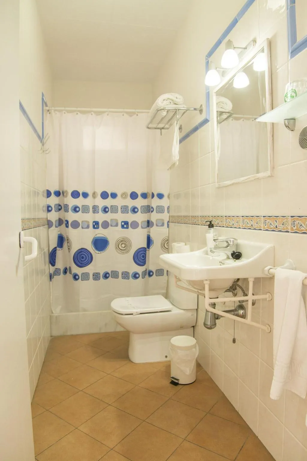 Room, Hostal L'Estrella, Costa Brava