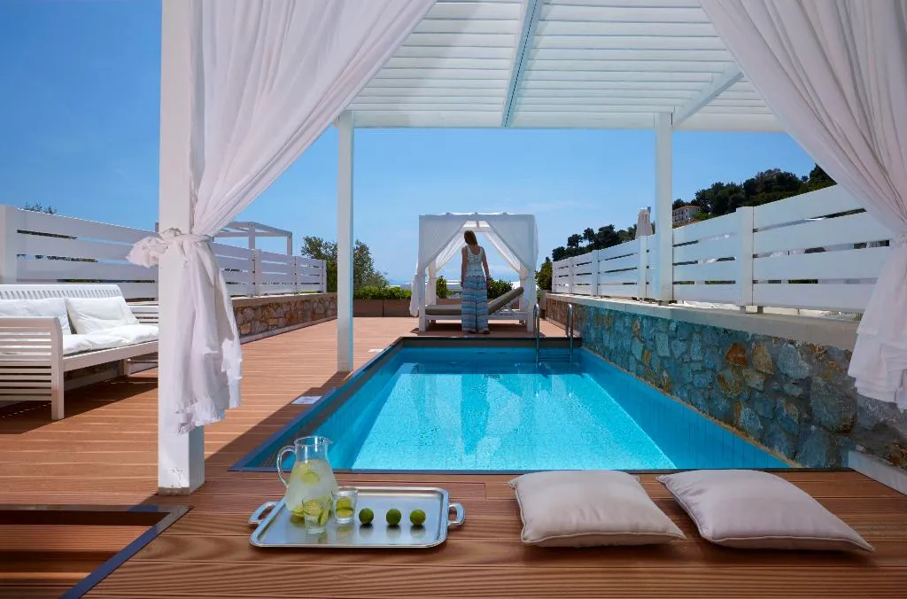 SUITE DELUXE WITH PRIVATE POOL Room, Kassandra Bay Resort, Suites & SPA, Skiathos