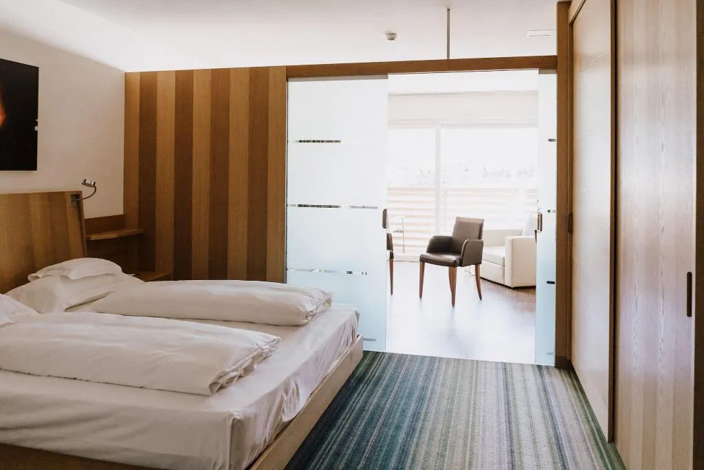 JUNIOR SUITE STANDARD Room, Lac Salin Spa & Mountain Resort, Milan