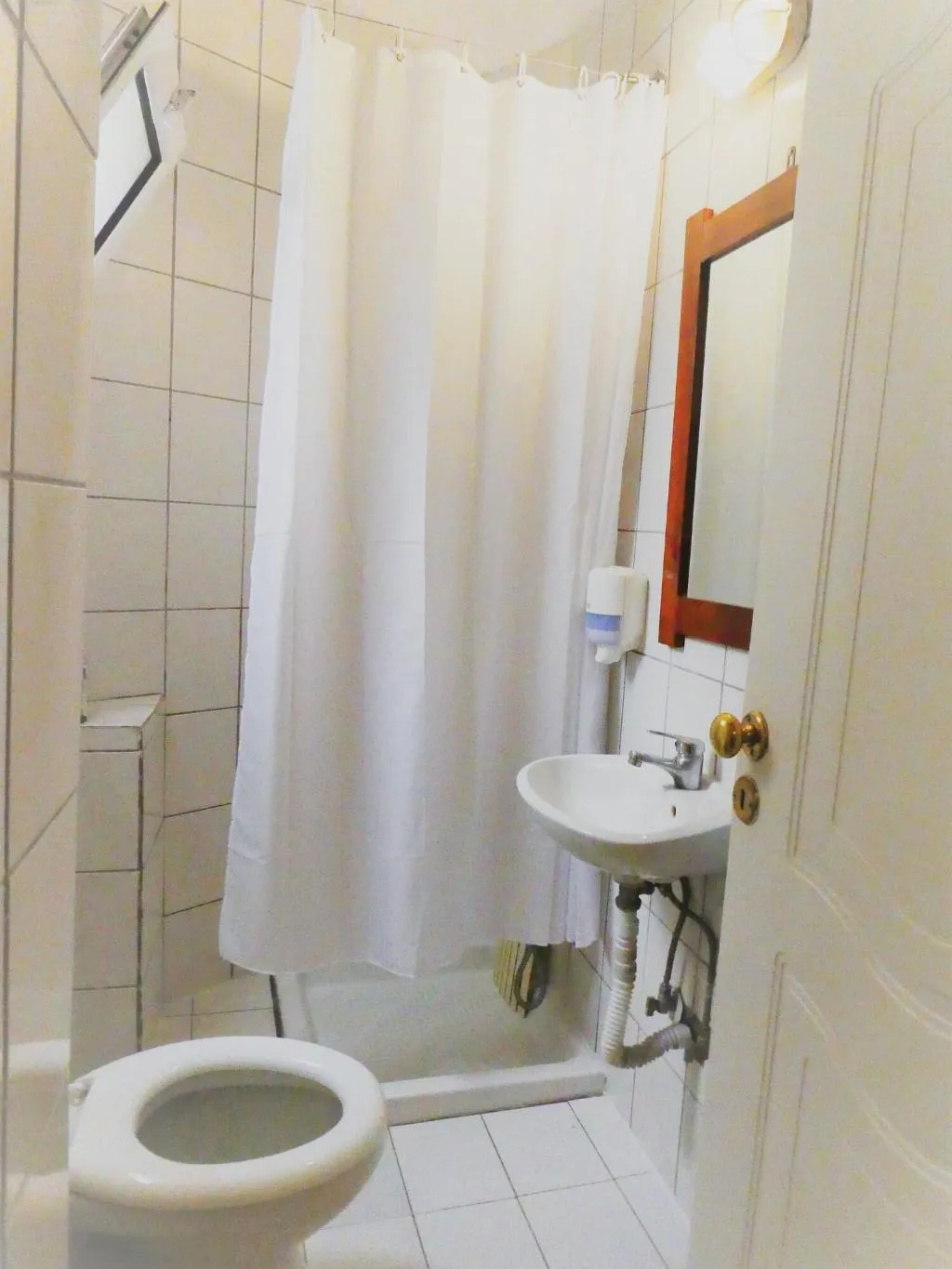 Room, Fivos, Athens