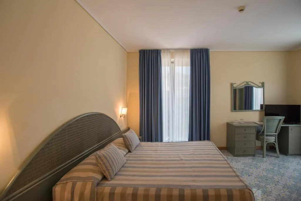 Room, Villa Maria, Naples