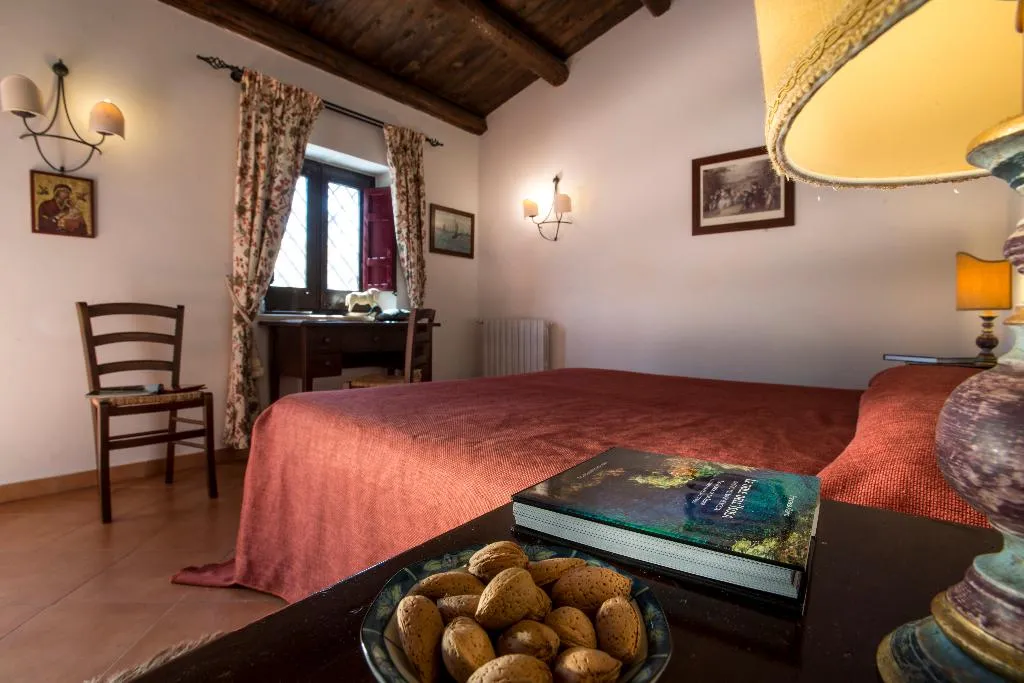 DOUBLE BASIC Room, Masseria Rossella, Palermo
