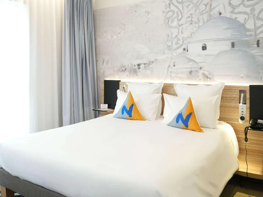 DOUBLE CLASSIC DOUBLE BED Room, Novotel Tunis Lac, Tunisia