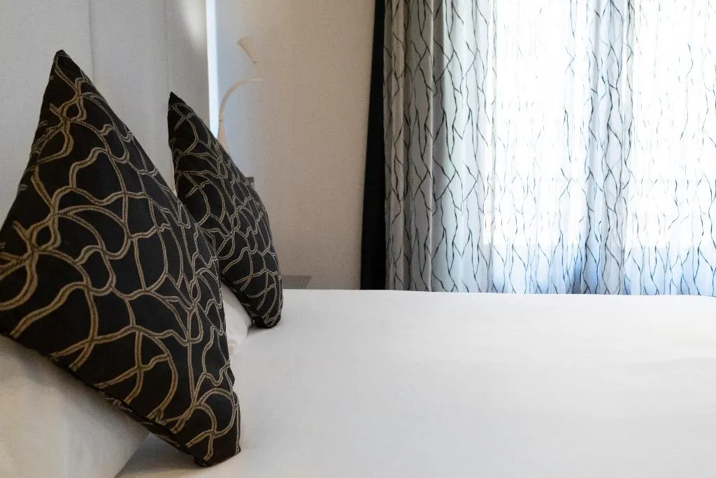 DOUBLE SINGLE USE STANDARD Room, Petit Palace Savoy Alfonso XII, Madrid