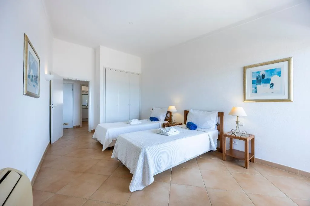 APARTMENT PENTHOUSE Room, Vila Palmeira, Algarve
