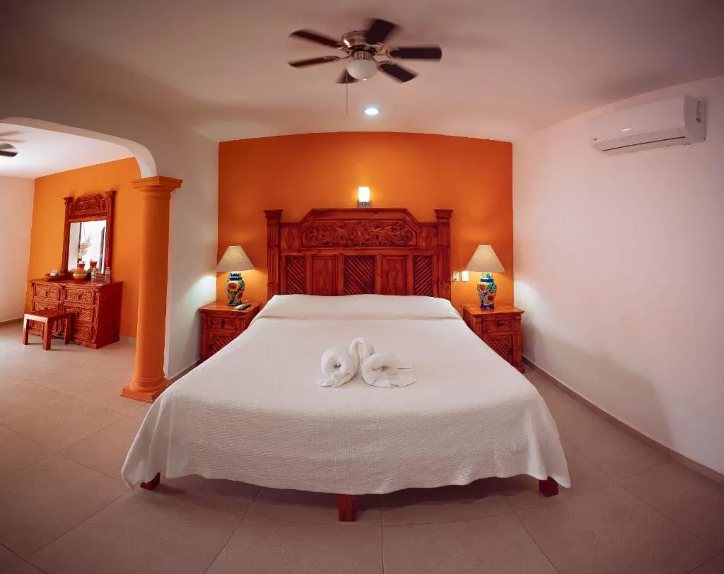 SUITE KING SIZE BED Room, Hotel Rosalia, Cancun Area