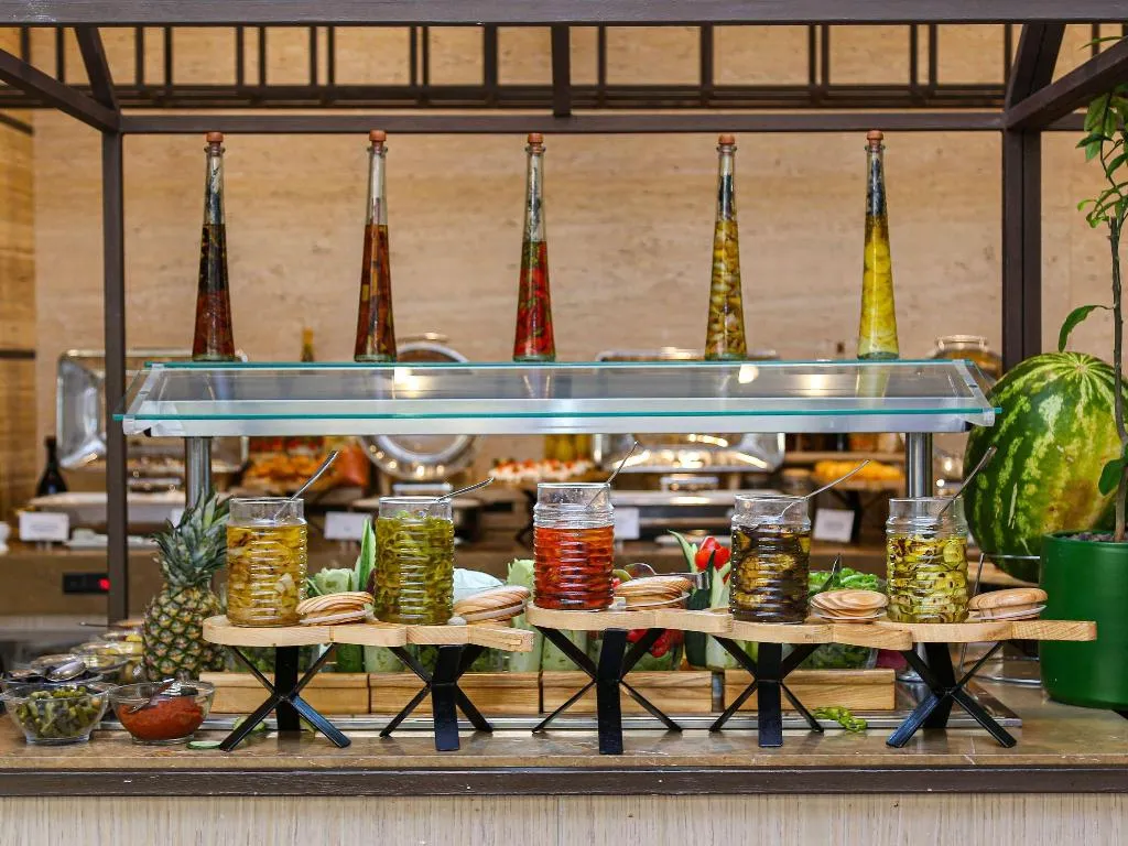Restaurant, Novotel Tunis Lac, Tunisia