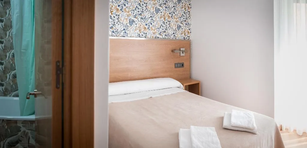 DOUBLE STANDARD Room, San Antonio, Madrid