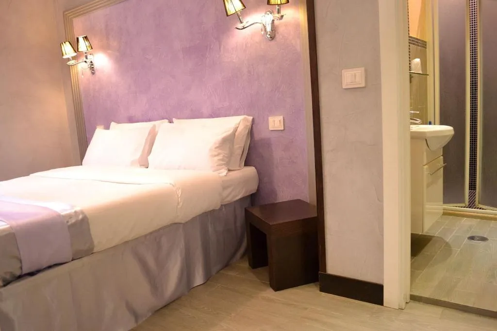 Room, Tiburtina House, Rome