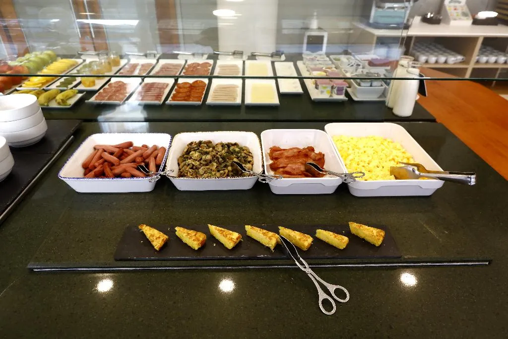 Restaurant, Travelodge Madrid Coslada Aeropuerto, Madrid