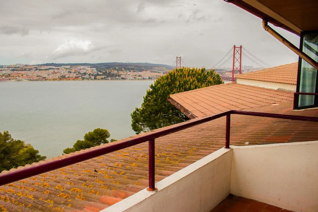 Bed in dormitory CAPACITY 4 Room, Hi Almada - Pousada de Juventude, Lisbon
