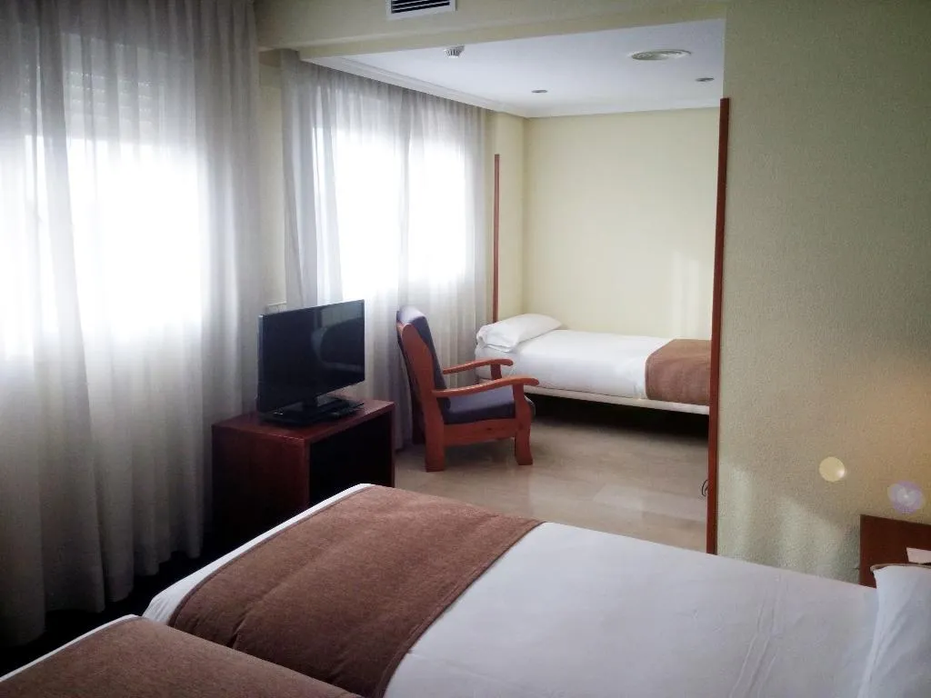 DOUBLE STANDARD Room, Porcel Torre Garden, Madrid