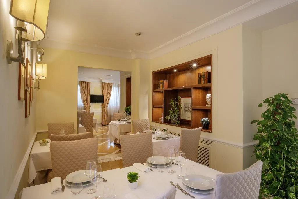 Restaurant, Donna Laura Palace, Rome