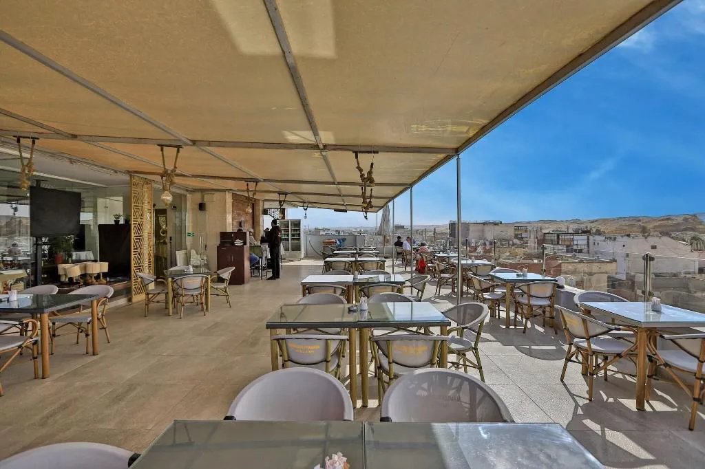 Restaurant, Mamluk Pyramids Hotel, Cairo