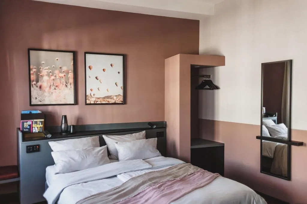 DOUBLE QUEEN SIZE BED Room, The Circus Hotel, Berlin