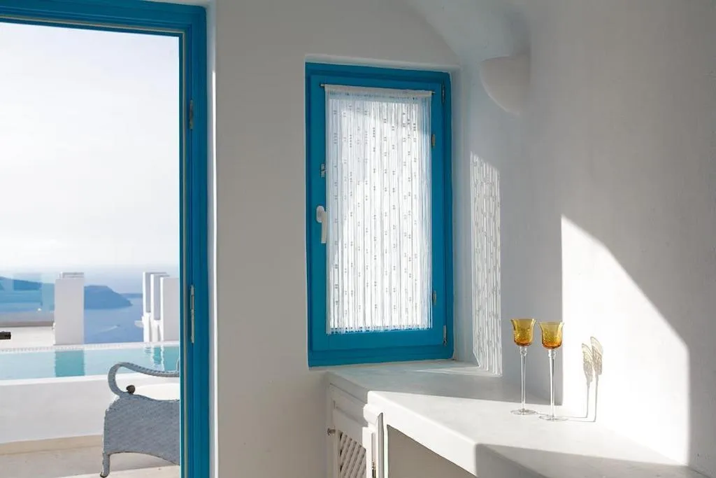 SUITE STANDARD Room, Above Blue Suites, Santorini
