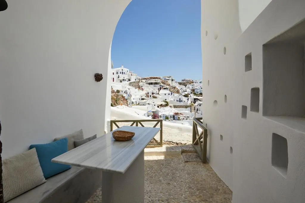 SUITE WITH JACUZZI Room, Rhenia'S Suites, Santorini