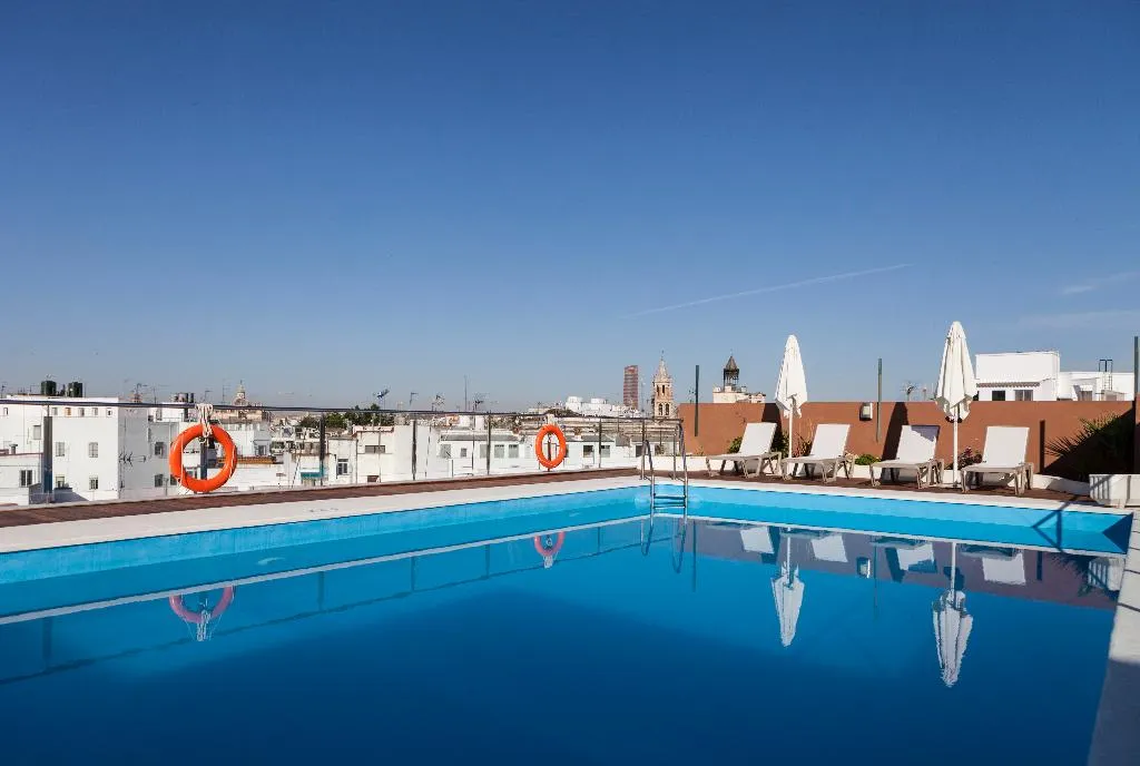Pool, Don Paco, Seville