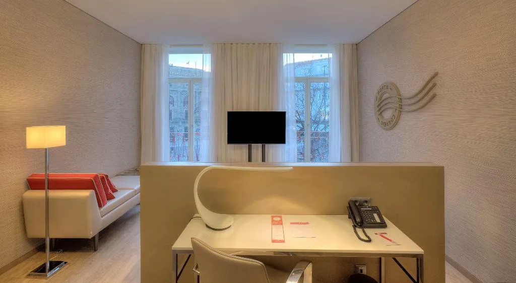Double or Twin PREMIUM Room, NH Collection Porto Batalha, Porto