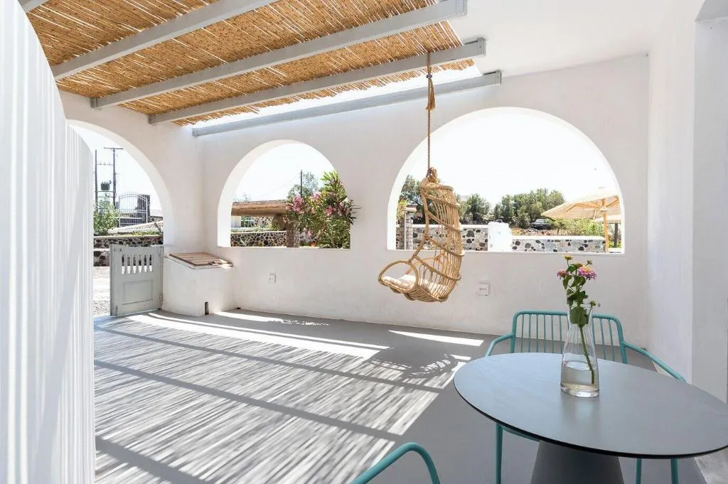Room, Symmetry Suites, Santorini