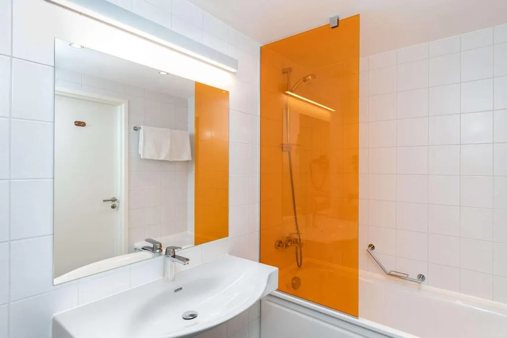 SUITE KING BED ONE BEDROOM  Room, Park Inn by Radisson Meriton Conference&Spa Hotel, Tallinn