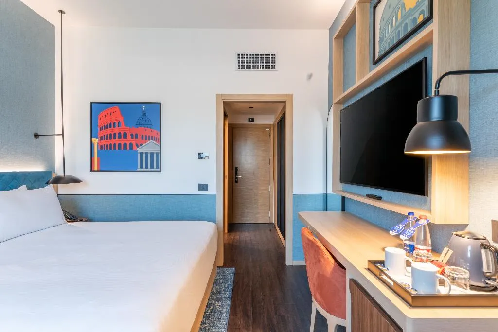 DOUBLE DELUXE KING BED Room, Hilton Garden Inn Rome Colosseum, Rome