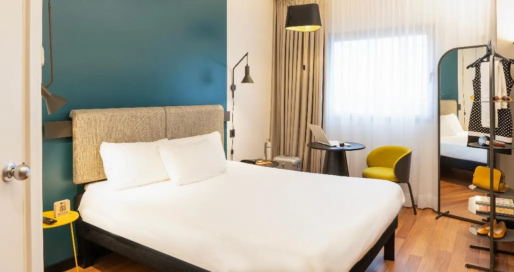 DOUBLE SUPERIOR WITH DOUBLE BED Room, Ibis Madrid Aeropuerto Barajas, Madrid