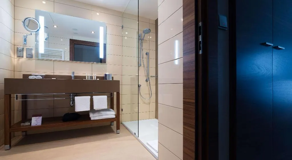 Room, DoubleTree by Hilton Krakow Hotel & Convention Cen, Krakow