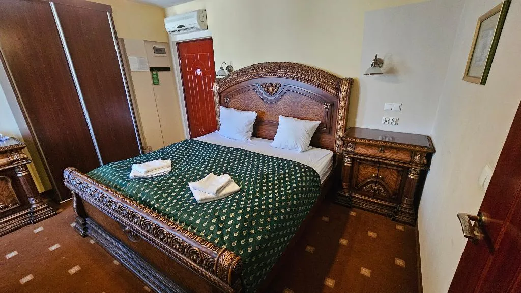 DOUBLE STANDARD Room, Daisy Superior, Krakow