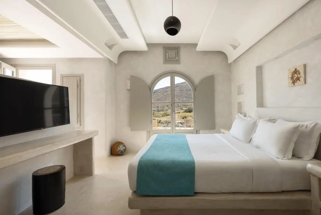 Room, Danae Suites, Santorini