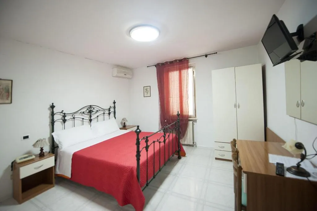 Room, Athena, Perugia