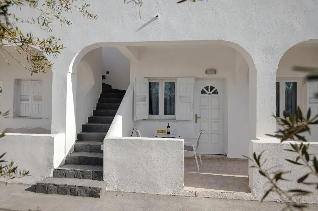 Terrace, Aspro Phos, Santorini