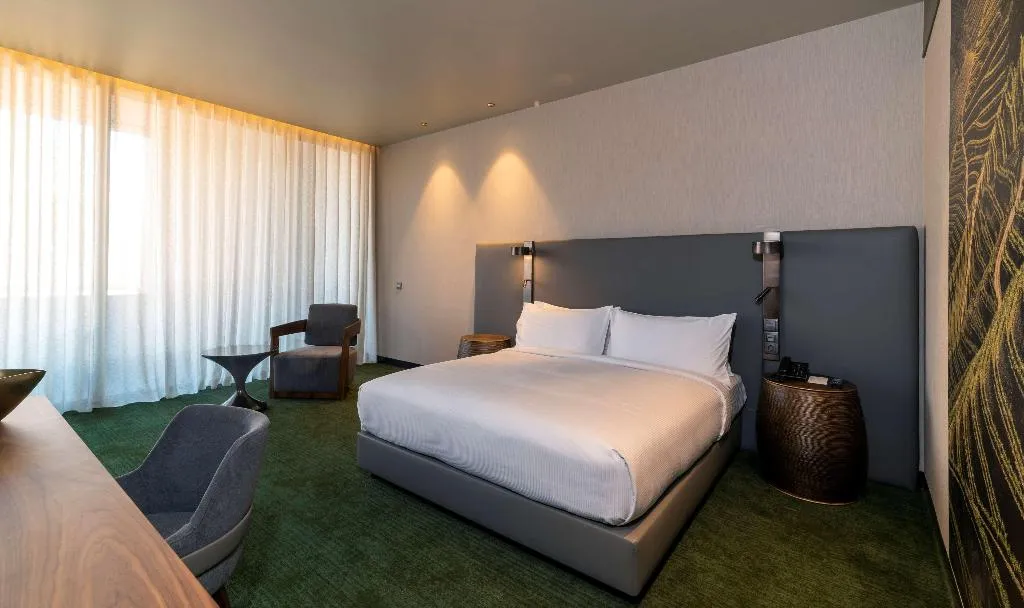 DOUBLE DELUXE RIVER VIEW Room, Hilton Porto Gaia, Porto