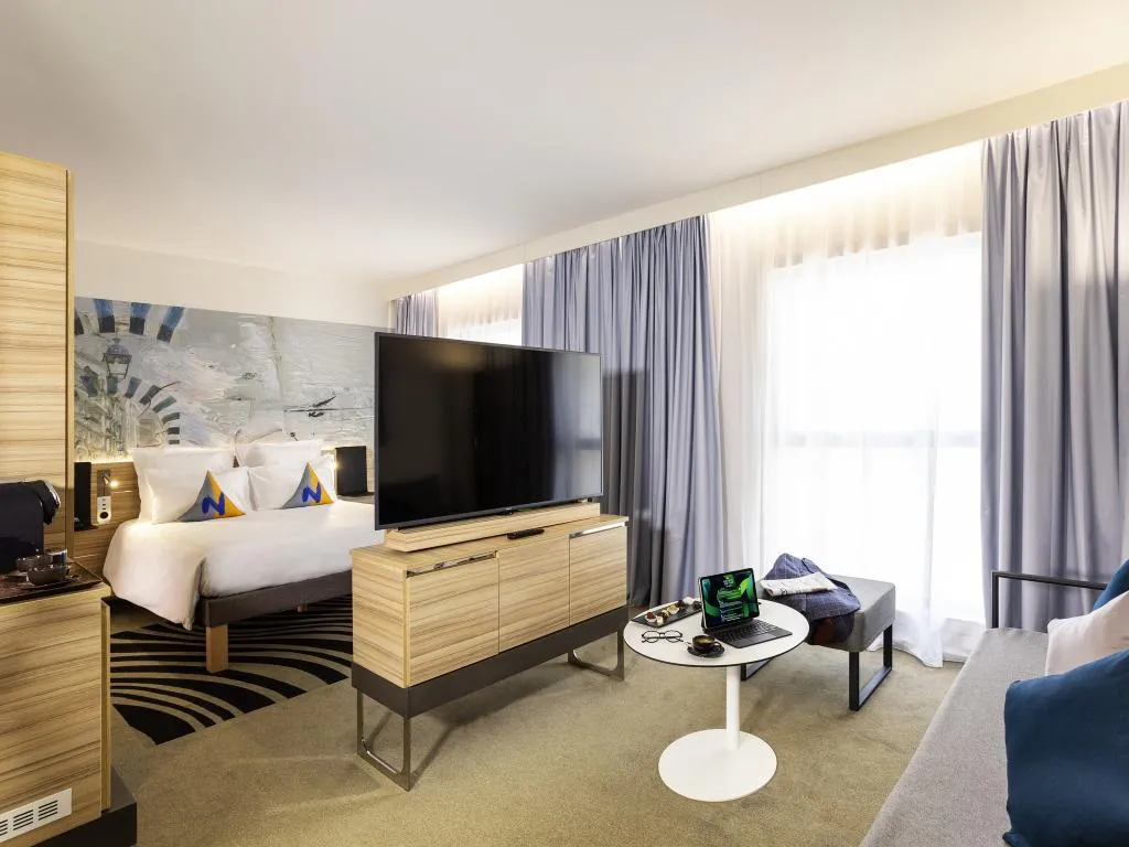 DOUBLE EXECUTIVE KING BED Room, Novotel Tunis Lac, Tunisia