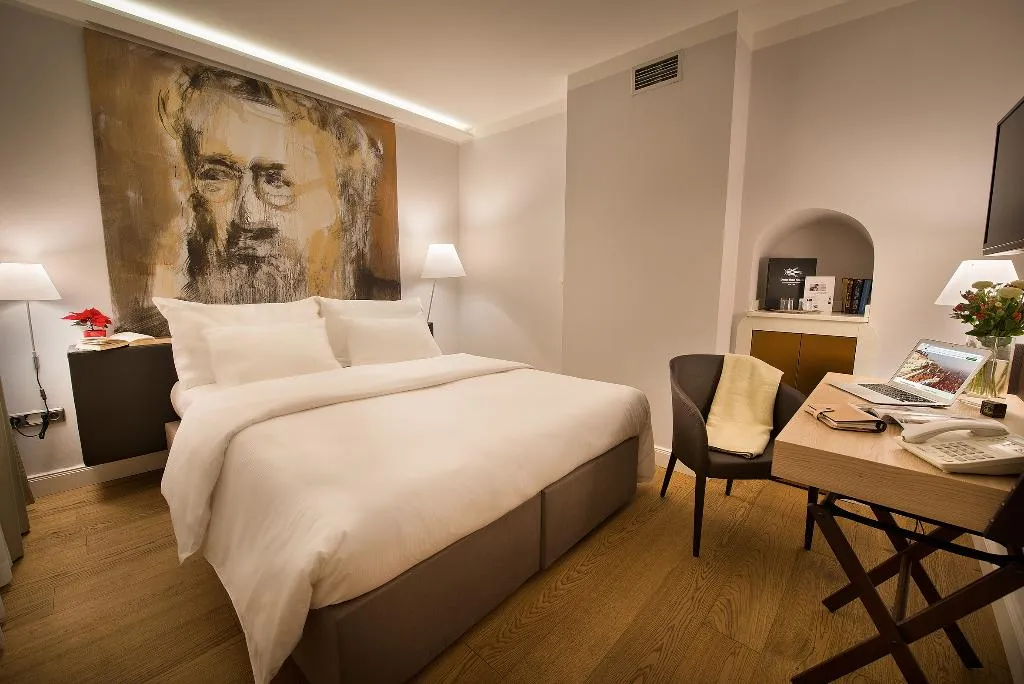 DOUBLE BASIC Room, Design Hotel Neruda, Prague