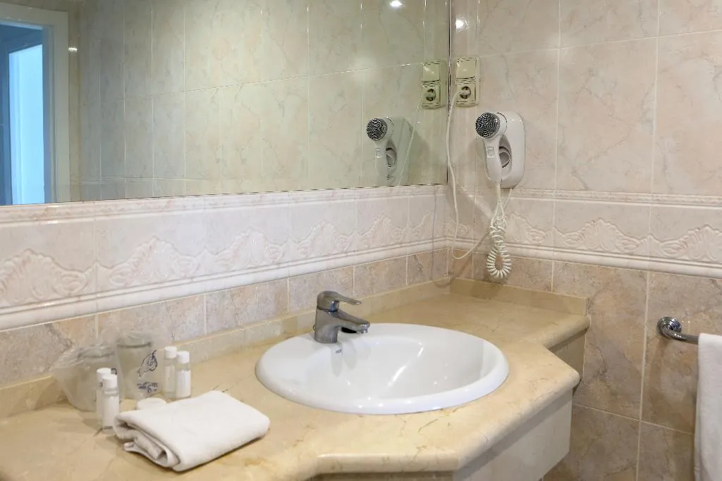 APARTMENT TWO BEDROOMS Room, PYR Fuengirola, Costa Del Sol