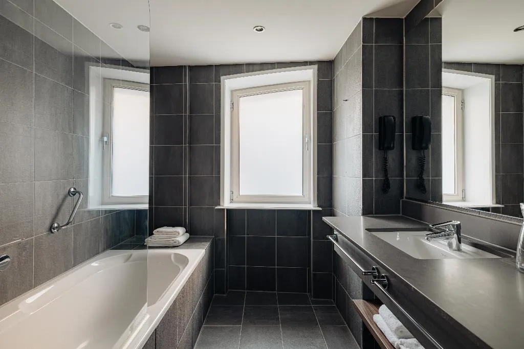 Double or Twin EXECUTIVE Room, Leonardo Eden Hotel Amsterdam City Center, Amsterdam