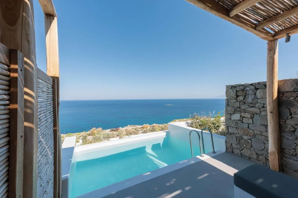 SUITE DELUXE WITH PRIVATE POOL Room, Radisson Blu Euphoria Resort, Mykonos