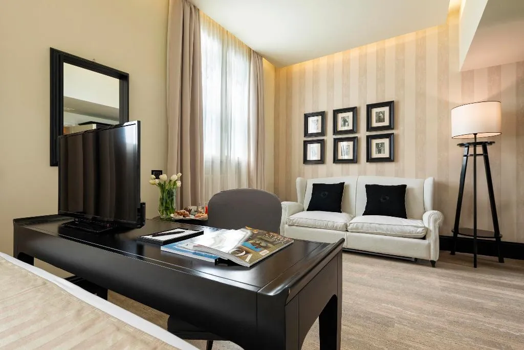 DOUBLE SUPERIOR Room, Profumo Maison Colosseo, Rome