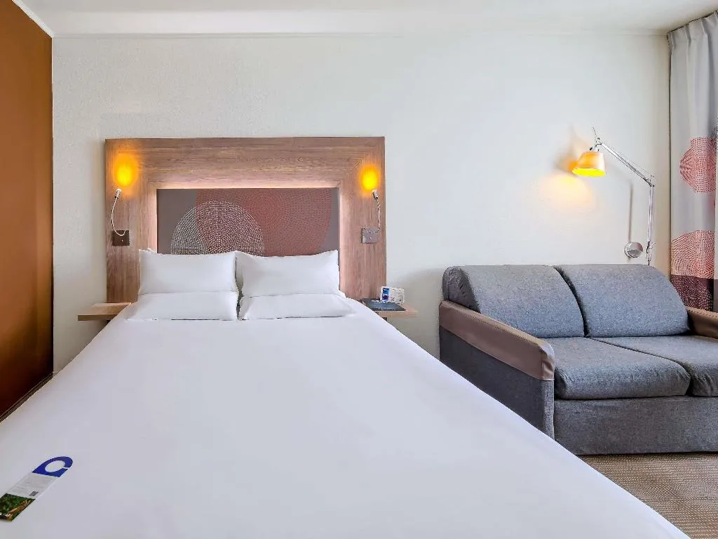 DOUBLE QUEEN SIZE BED Room, Novotel Krakow Centrum, Krakow