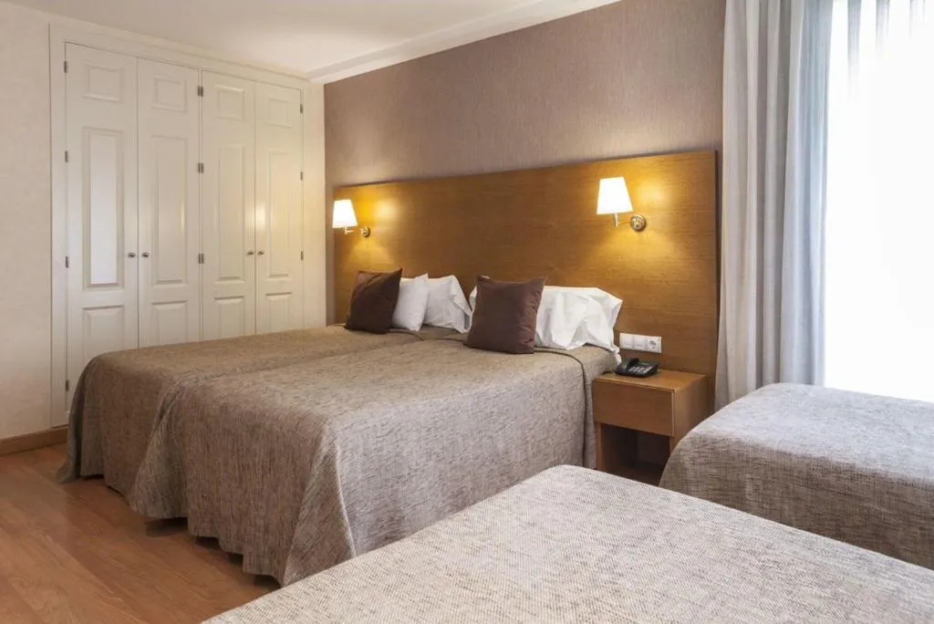 QUADRUPLE STANDARD Room, Don Paco, Seville