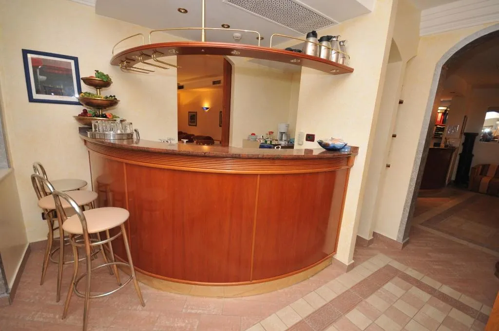 Bar, Fontana, Split