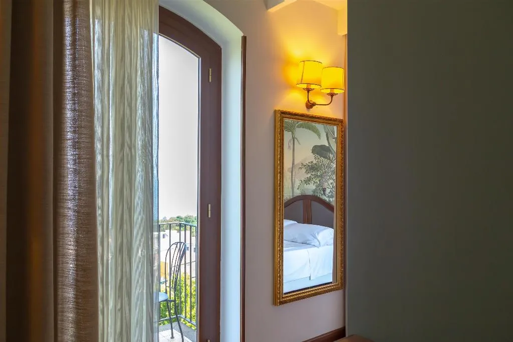 JUNIOR SUITE CAPACITY 3 Room, Best Western Hotel Santa Caterina, Catania