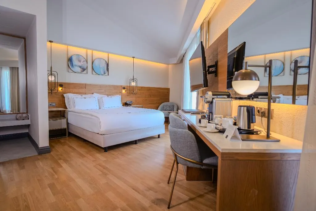 SUITE WITH JACUZZI Room, Miramare Beach, Antalya