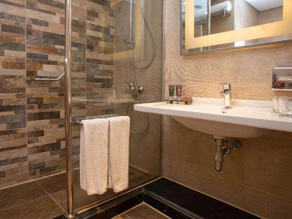 TWIN STANDARD Room, Novotel Cairo Airport, Cairo
