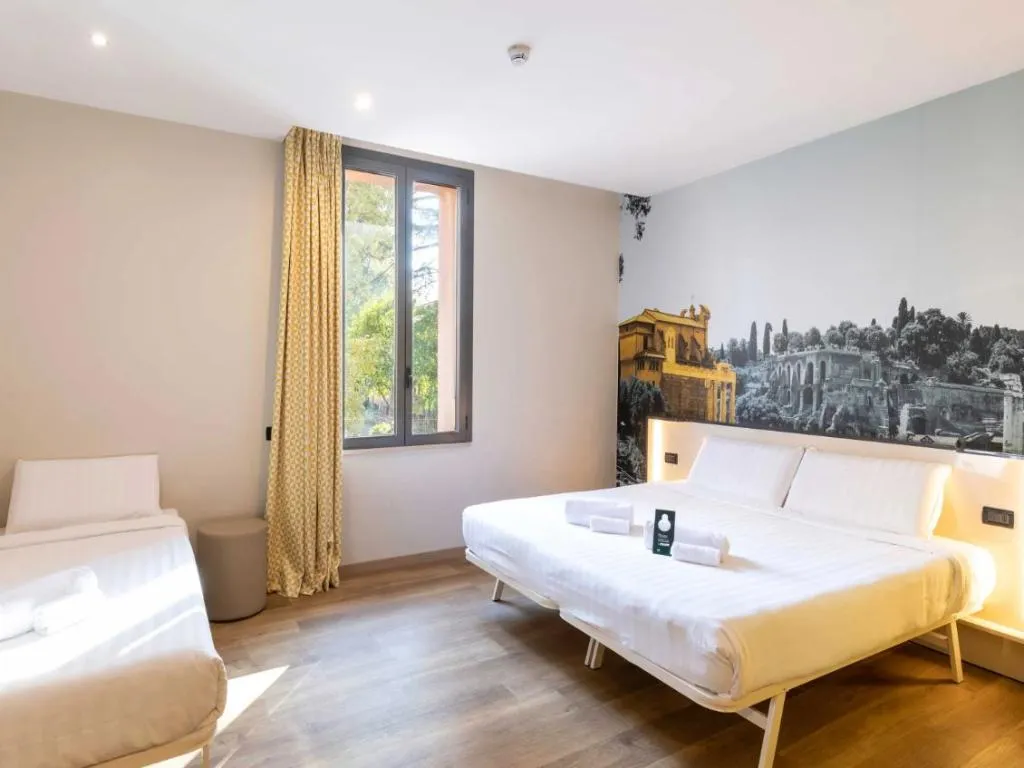 TRIPLE STANDARD Room, B&B Hotel Roma Tuscolana San Giovanni, Naples