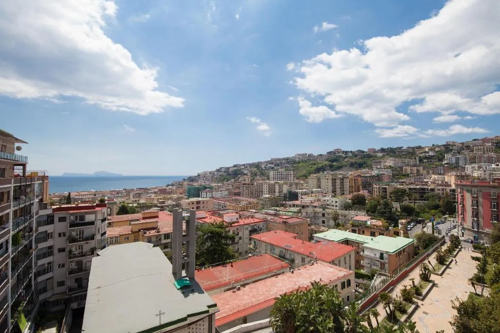 Room, Napolicentro Mare, Naples
